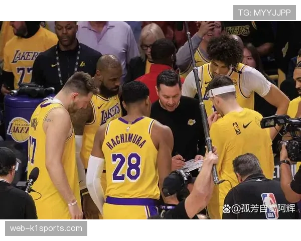 湖人雷迪克五小阵容体力耗尽 季后赛过度依赖短轮换风险显现